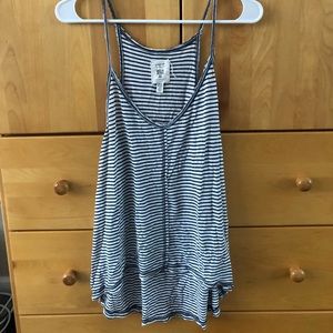 Striped billabong tank